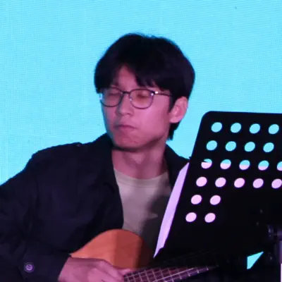 Listen to 陳奕超, watch music videos, read bio, see tour dates & more!