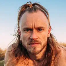 Escucha a BEING ALIVE, mira videos musicales, lee su biografía, consulta las fechas de las gira y más.