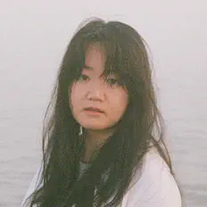 Ascolta Danielle Sum, guarda video musicali, leggi la biografia, vedi le date del tour & altro!