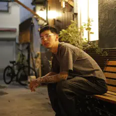 聆聽 COLORVDO、觀看音樂影片、閱讀小傳、查看巡演日期等！