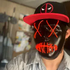 Poslechněte si interpreta Wreckborn, sledujte hudební videa, přečtěte si životopis, podívejte se na data turné a další informace.