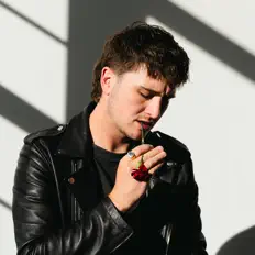Dengarkan Edwardson, tonton video musik, baca bio, lihat tanggal tur & lainnya!
