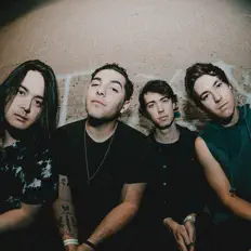 Ouve Every Other Year, vê vídeos de música, lê a biografia, vê as datas da digressão e muito mais!