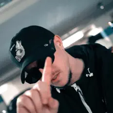 Disconnect을(를) 듣고, 뮤직 비디오를 보고, 약력을 읽고, 투어 일정 등을 확인하세요!