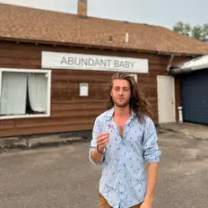 Poslechněte si interpreta Seamus Donelan, sledujte hudební videa, přečtěte si životopis, podívejte se na data turné a další informace.