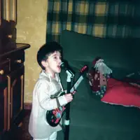 Escucha a undefined, mira vídeos musicales, lee la biografía, consulta fechas de giras y mucho más.
