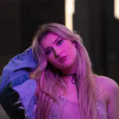 Dengarkan Alison, tonton video musik, baca bio, lihat tanggal tur & lainnya!