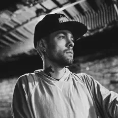 Ouve Version Eight, vê vídeos de música, lê a biografia, vê as datas da digressão e muito mais!