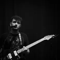 Posłuchaj wykonawcy Spitehound, obejrzyj teledyski, przeczytaj biografię, zobacz daty tras koncertowych i nie tylko!