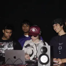 fivetwofive. सुनें, म्यूज़िक वीडियो देखें, बायो पढ़ें, दौरे की तारीखें और बहुत कुछ देखें!