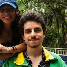 Escucha a Lou Martins, mira vídeos musicales, lee la biografía, consulta fechas de giras y mucho más.