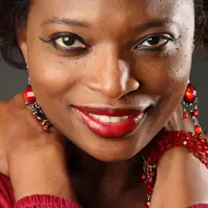 Escucha a Titilayo Adedokun, mira videos musicales, lee su biografía, consulta las fechas de las gira y más.