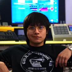 Hush Hush을(를) 듣고, 뮤직 비디오를 보고, 약력을 읽고, 투어 일정 등을 확인하세요!