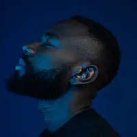 收听 undefined、观看音乐视频、阅读小传、查看巡演日期等 ！