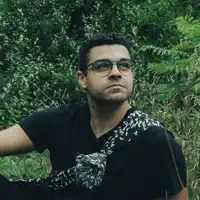 Ascolta undefined, guarda video musicali, leggi la biografia, vedi le date del tour & altro!