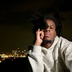 Reece Marten सुनें, म्यूज़िक वीडियो देखें, बायो पढ़ें, दौरे की तारीखें और बहुत कुछ देखें!