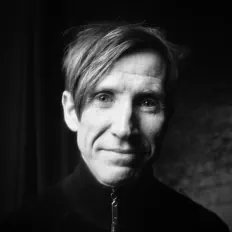 Kevin Kerriganを聴いたり、ミュージックビデオを鑑賞したり、経歴やツアー日程などを確認したりしましょう！