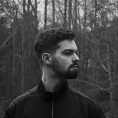 Ouve Aidan Bell, vê vídeos de música, lê a biografia, vê as datas da digressão e muito mais!