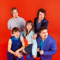 聆聽 Namaspamus、觀看音樂影片、閱讀小傳、查看巡演日期等！