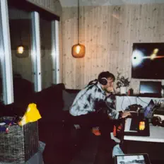 MacSiggi सुनें, म्यूज़िक वीडियो देखें, बायो पढ़ें, दौरे की तारीखें और बहुत कुछ देखें!