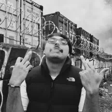 YAYGØ을(를) 듣고, 뮤직 비디오를 보고, 약력을 읽고, 투어 일정 등을 확인하세요!