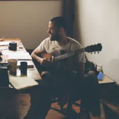 Max García Conoverを聴いたり、ミュージックビデオを鑑賞したり、経歴やツアー日程などを確認したりしましょう！