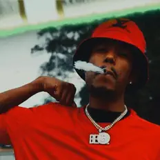 Escucha a Benji Flo, mira vídeos musicales, lee la biografía, consulta fechas de giras y mucho más.