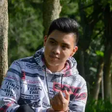 Poslechněte si interpreta Pabloo Alex, sledujte hudební videa, přečtěte si životopis, podívejte se na data turné a další informace.