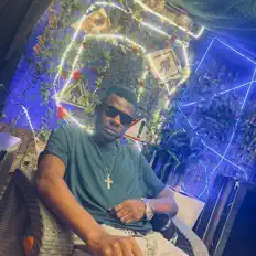 Ouça Phigi Breeze, assista a videoclipes, leia a biografia, veja as datas das turnês e mais!