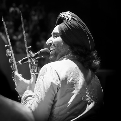 Écoutez Satinder Sartaaj, regardez des vidéoclips, lisez la biographie, consultez les dates de tournée et plus encore !