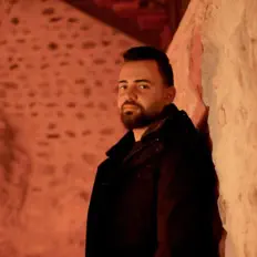 Ashur Lazar을(를) 듣고, 뮤직 비디오를 보고, 약력을 읽고, 투어 일정 등을 확인하세요!