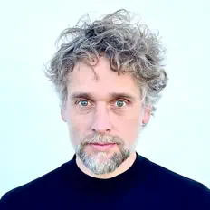 Hör dir Jan-Tore Saltnes an, schau dir Musikvideos an, lies die Biografie, finde Tourdaten und mehr!