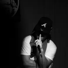 Lil Stepを聴いたり、ミュージックビデオを鑑賞したり、経歴やツアー日程などを確認したりしましょう！