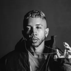 Hör dir SR Kenyatta an, schau dir Musikvideos an, lies die Biografie, finde Tourdaten und mehr!