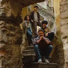 Poslechněte si interpreta Pave, sledujte hudební videa, přečtěte si životopis, podívejte se na data turné a další informace.