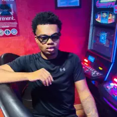 Robbin The Rapper을(를) 듣고, 뮤직 비디오를 보고, 약력을 읽고, 투어 일정 등을 확인하세요!