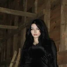 Escucha a Jalena Raine, mira vídeos musicales, lee la biografía, consulta fechas de giras y mucho más.