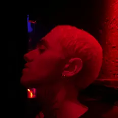 聆聽 Jhonathan Mercury、觀看音樂影片、閱讀小傳、查看巡演日期等！