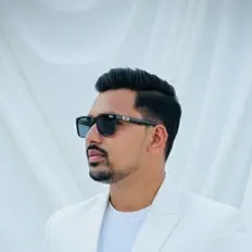 Escucha a Worshiper Peter, mira videos musicales, lee su biografía, consulta las fechas de las gira y más.
