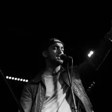 Luister naar Emile Almira, bekijk muziekvideo's, lees de bio, bekijk de tourdata, en meer!