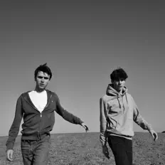 Poslechněte si interpreta Forse Fratelli, sledujte hudební videa, přečtěte si životopis, podívejte se na data turné a další informace.