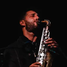 收听 Shmoné、观看音乐视频、阅读小传、查看巡演日期等 ！