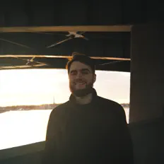 Ακούστε περιεχόμενο από Томс, παρακολουθήστε μουσικά βίντεο, διαβάστε το βιογραφικό, δείτε ημερομηνίες περιοδείας, και πολλά ακόμη!