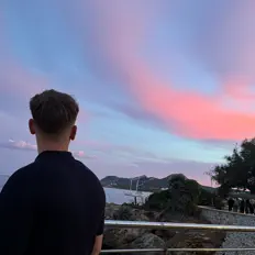 Ouve TONE TREKKERS, vê vídeos de música, lê a biografia, vê as datas da digressão e muito mais!