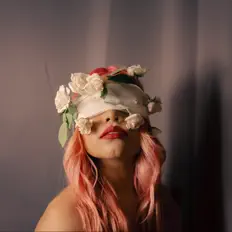 Hör dir Luany an, schau dir Musikvideos an, lies die Biografie, finde Tourdaten und mehr!