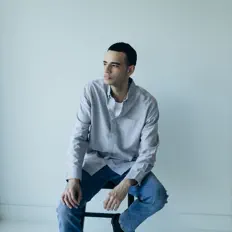 Écoutez Bee Infiniti, regardez des vidéoclips, lisez la biographie, consultez les dates de tournée et plus encore !