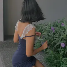 Dengarkan Sarah, tonton video musik, baca bio, lihat tanggal tur & lainnya!