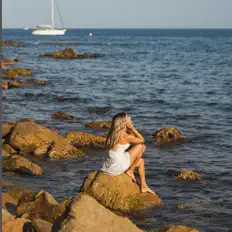 Listen to Sophie Coff, watch music videos, read bio, see tour dates & more!