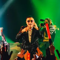 MATTON सुनें, म्यूज़िक वीडियो देखें, बायो पढ़ें, दौरे की तारीखें और बहुत कुछ देखें!