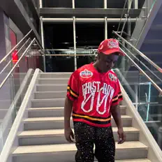 Escucha a D-Ray, mira videos musicales, lee su biografía, consulta las fechas de las gira y más.